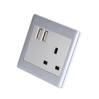 Enchufe Trifásico Serie A6K con Puerto USB, Material de PC, AC250V 13A
