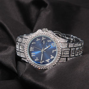 UWIN ghiacciato con quadrante numeri arabi <span class=keywords><strong>orologio</strong></span> al quarzo Hip Hop azzurro Designer placcato in <span class=keywords><strong>oro</strong></span> di lusso da uomo <span class=keywords><strong>orologio</strong></span> da <span class=keywords><strong>donna</strong></span> - Product Image 3