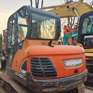 Excavatrice Doosan DX60 modèle 2015, 6 tonnes, 85% neuve, moteur Yanmar 85 CV, pompe hydraulique, composants principaux inclus, godet de 0,2 m³ d'occasion - Product Image 3