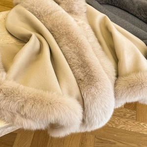 Elégant châle en fourrure de renard pour femmes hiver tricoté dames <span class=keywords><strong>cachemire</strong></span> laine Cape châle avec col de renard moelleux <span class=keywords><strong>Poncho</strong></span> - Product Image 3