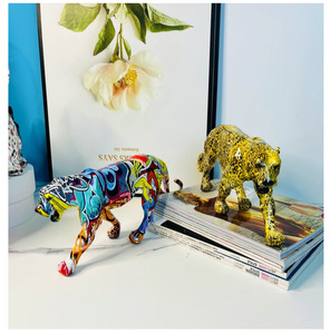 Modern basit ev dekorasyon renkli hayvan heykeller reçine el sanatları yaratıcı Graffiti leopar heykeli dekor - Product Image 6