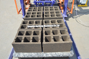 Machine à blocs vibratoires QT6-15, ligne de production de briques creuses en béton, moteur PLC, pompe à béton, pièces de rechange incluses - Product Image 6