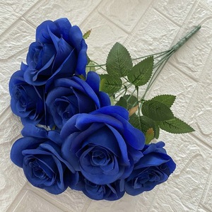 Thoughtful Gifts for Mom from Son: 5 Meaningful Picks Under $4