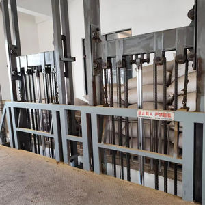 Zware vrachtwagens met groot <span class=keywords><strong>platform</strong></span>, heftrucks, verticale goederenliften, liften en takels - Product Image 4