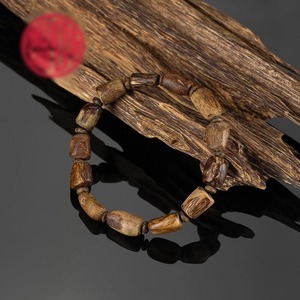 Bracelet en bois d'agar naturel de petite taille, à affinité marine – Perles de bois d'oud à haute teneur en résine, faites à la main, aromatiques, pour la prière - Product Image 2
