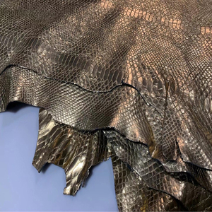 Pelle di capra pull-up in vera pelle di pecora con stampa serpente dorato, spessore 1,2 mm, prodotta in Italia, effetto pelle esotica - Product Image 4