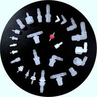 Rosca macho de polipropileno negro 3/4NPT a conector de lengüeta de 3/4 "1/2" accesorio de tubería recta para sistemas de gestión de agua de riego