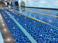 Dernier modèle Mosaïque en céramique porcelaine bleue rustique Bordures intérieures brillantes pour piscine Cube Design 3D