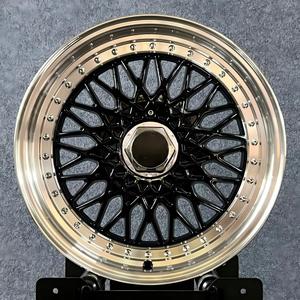 Nuevas Llantas de Aleación de Aluminio Fundido por Flujo de 15 Pulgadas en Negro Dorado, Llantas de Aleación con PCD 4/100 Aptas para Subaru Estilo RS - Product Image 1
