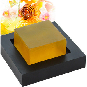 Savon Artisanal Bio Végétal en Gros Marque Blanche aux Huiles Essentielles Végétales et Huiles Essentielles Florales pour Adultes - Product Image 4