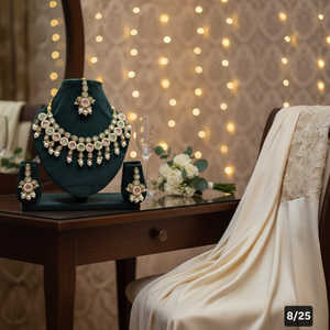 Ensemble de bijoux fins plaqués or avec pierres en cristal et collier de perles |   Ensemble de bijoux élégants pour mariage et soirée pour femmes et filles - Product Image 3