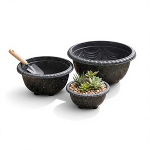 Pots de plantes ronds en plastique PP, décoratifs, à bord festonné, design noir étoilé, fournisseur direct d'usine, taille moyenne - Product Image 1