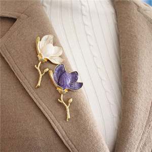 Broche Retro de Flor de Lótus em Liga Dourada com Pérola para Mulheres, Novo para Festas e Casamentos 2025 - Product Image 4