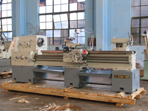 Tornio Manuale per Metallo CY6250L/1500 con Foro Mandrino da 105mm per <span class=keywords><strong>Officine</strong></span> Industriali e di Riparazione - Product Image 6