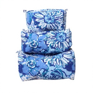 Juego de 3 Bolsas de Algodón Indio Acolchado, Ecológicas, con Cierre de Cremallera, Diseño Floral, para Neceser, Kit de Afeitado, Estuche de Maquillaje y Artículos de Aseo para Viaje - Product Image 1