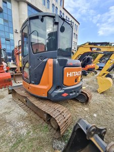 Mini-excavatrice ZX60USR de 6 tonnes, très vendue, experte dans le creusement de pipelines, marque d'importation d'origine, garantie, boîte de vitesses puissante, pompe - Product Image 4