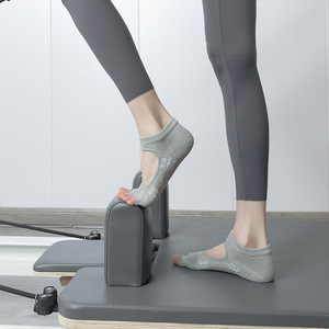 <span class=keywords><strong>Calcetines</strong></span> de Pilates con la espalda descubierta y la punta abierta de verano con logotipo personalizado al por mayor, <span class=keywords><strong>Calcetines</strong></span> antideslizantes de <span class=keywords><strong>5</strong></span> <span class=keywords><strong>dedos</strong></span>, <span class=keywords><strong>calcetines</strong></span> con agarre de copo de nieve, trampolín, baile, Yoga - Product Image 2