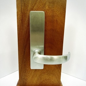 Juego de manijas de puerta con cerradura de embutir en cromo satinado, palanca curva plana para puerta interior de madera de baño. - Product Image 6