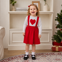 Robe décontractée mignonne à pois pour la Saint-Valentin 2027, haut à manches longues avec patch cœur rouge sur la poitrine, bretelles et jupe plissée évasée