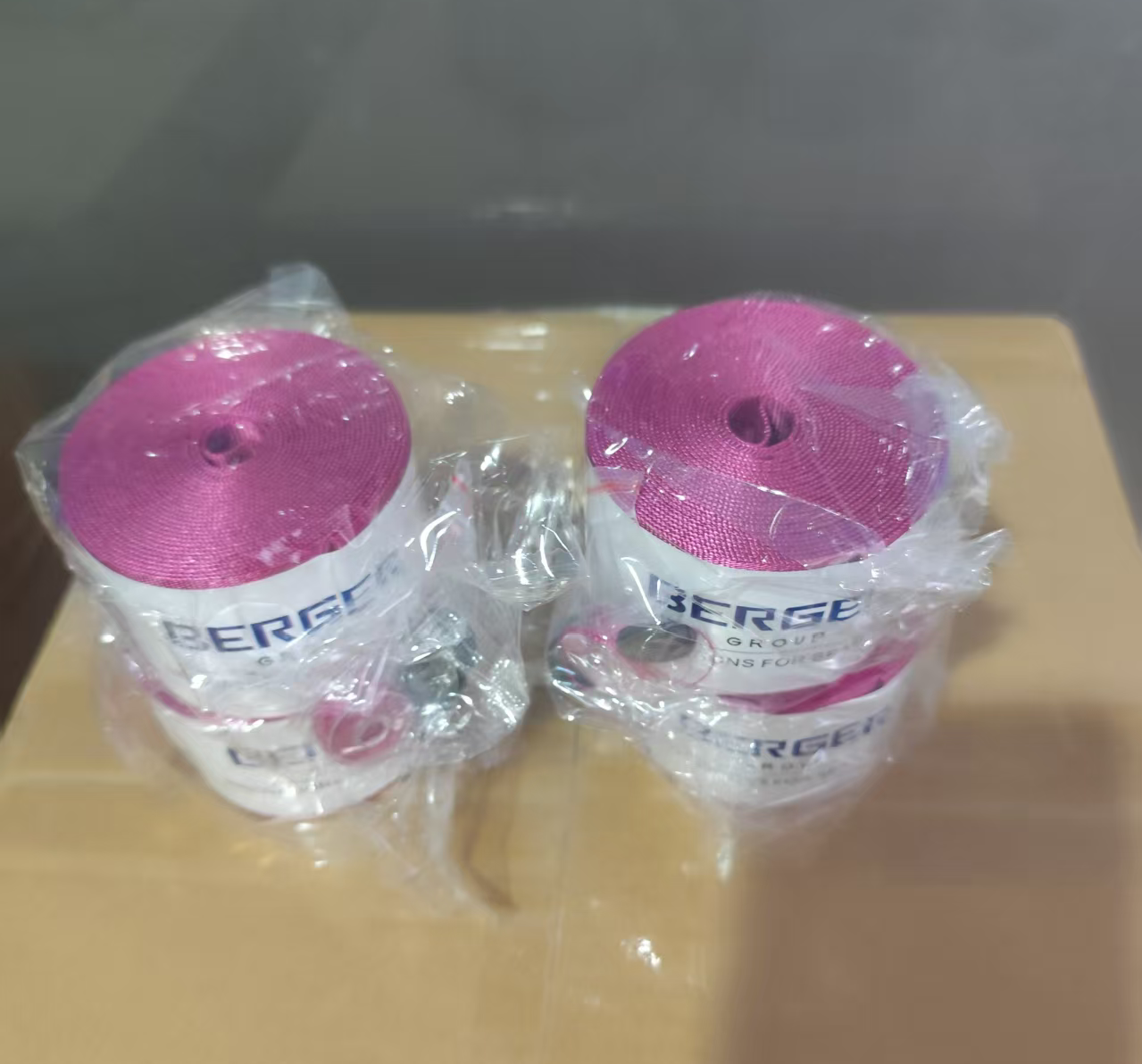 5 rouleaux de rose rouge