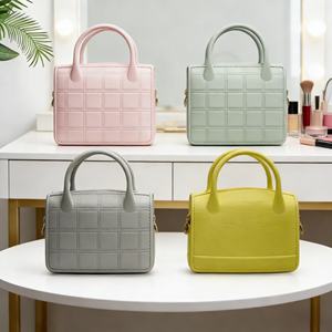 กระเป๋าซิลิโคนกันน้ำแบบซิปสำหรับใส่เครื่องสำอางสำหรับเดินทางรุ่นใหม่ - Product Image 1