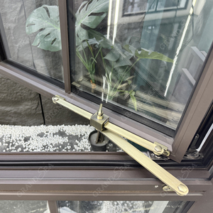 Vente en gros de baies vitrées de forme irrégulière pour patio Fenêtre à battant en aluminium à double vitrage pour balcon - Product Image 2