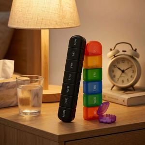 Organizador de Pastillas Portátil para 7 Días, Caja de Medicamentos Semanal Colorida, Contenedor de Vitaminas, Dispensador de Medicamentos de Viaje con Tapas a Presión - Product Image 4
