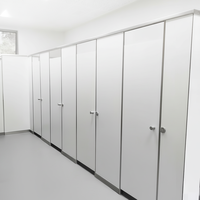 Cloisons de salle de bain commerciales de style moderne en PVC imperméable et ignifuge, marque HUCI, modèle HCgb, fourniture directe d'usine pour les écoles