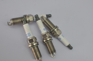 KEMASAN ELEKTRONIK - 4 Buah Per Paket - Cocok untuk Busi DENSO Platinum untuk NISSAN(CA) 350Z PKH20TT - Product Image 2