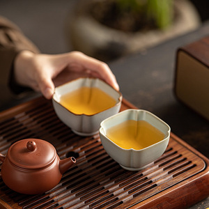 Taza de Porcelana Ru Ware Heaven And Earth, Forma Irregular, Borde con Incrustaciones de Oro, Taza Maestra para Té Kung Fu - Product Image 4