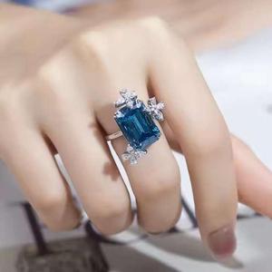 Anillo de Diamante Moissanite VVS, Plata de Ley 925 con Diamante Cultivado en Laboratorio, Joyería Premium - Product Image 2