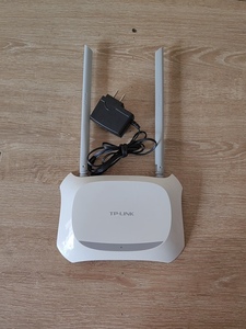 <span class=keywords><strong>TP</strong></span>-<span class=keywords><strong>LINK</strong></span> TL-WR842N <span class=keywords><strong>fibre</strong></span> <span class=keywords><strong>optique</strong></span> Gigabit 300Mbps <span class=keywords><strong>routeur</strong></span> WiFi utilisé pour FTTH - Product Image 4