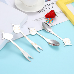 Giraffe Fruit Spoon And Fork Set 304 Stainless Steel Cartoon Animal Shape Food Grade <b>Kids</b> <b>Dining</b> Utensils - Product Image 3