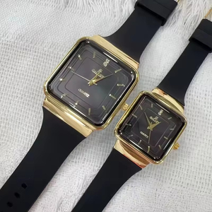 Reloj de Pulsera de Silicona Dorada con Escala Simple Cuadrada para Parejas, Última Moda, Relojes Mecánicos de Cuarzo con Caja de Aleación para Hombre y Mujer - Product Image 4