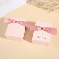 Boîte à bijoux rose de luxe personnalisée FORTE, boîte à alliances, boîte d'emballage de bijoux avec logo personnalisé en estampage à chaud, avec nœud en ruban pour fille