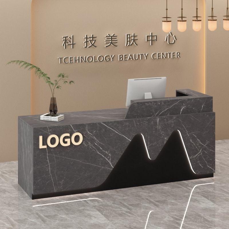 สีเทาเข้ม