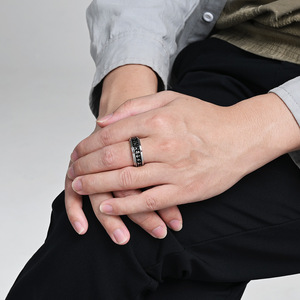 Anillo giratorio con letras vikingas nórdicas para hombre, acero, oro, negro, escritura alfanumérica, anillo para el dedo índice, regalo de joyería - Product Image 2