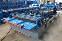 Machine de profilage sur mesure pour la fabrication de tôles et de panneaux métalliques profilés avec commande PLC