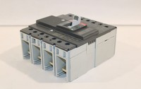 Interruptor Automático Sace Tmax Xt3 N 250 1sda068066r1 con 1sda066914r1 Serie Tmax Trifásico 250a Plc