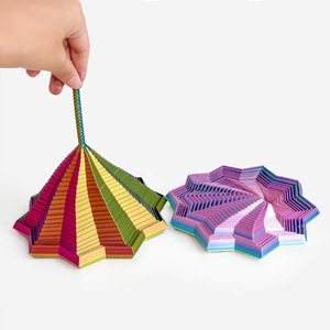 Modello 3D di Stella Sensoriale Espandibile, Illusione Visiva Esagonale, Ornamenti a Spirale Rotante, Gioco da Tavolo Antistress - Product Image 3