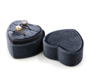 Boîte à bague personnalisée en forme de cœur vintage - Matériau en velours rose, emballage cadeau haut de gamme pour bijoux de mariage et de fiançailles - Product Image 6
