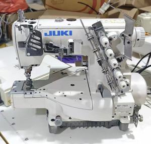Nouvelle machine à coudre industrielle à point de surjet à trois aiguilles et cinq fils JUKI1 MF-7923 - Product Image 1