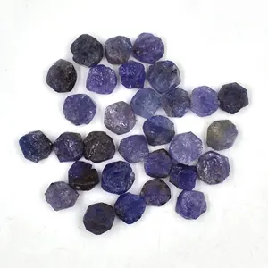 Tanzanite粗宝石切片，用于珠宝的松散生粗宝石，愈合小宝石粗糙