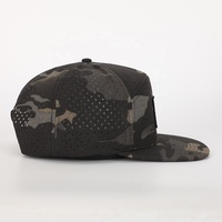 BSCI alta calidad Parche de goma Logo 7 paneles camuflaje poliéster Gorras deporte al por mayor personalizado corte láser agujero ala plana Snapback Cap