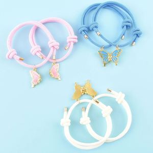 สร้อยข้อมือคู่แม่เหล็ก ลายผีเสื้อเคลือบสีสันสดใส พร้อมจี้แม่เหล็กแบบหยดน้ำมัน สายมิลาน สร้อยข้อมือมิตรภาพ สร้อยข้อมือคู่รัก - Product Image 5