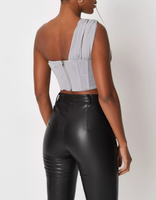 Haut court asymétrique sexy à découpes pour femme grande taille, idéal pour les soirées printanières et les clubs, vente en gros OEM
