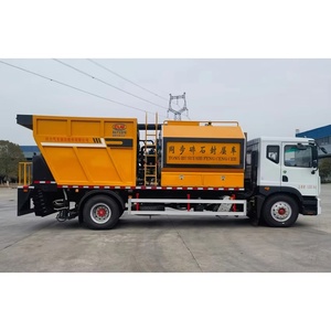 Factory Low Price Dongfeng Asphalt Distributor Chip Sealer Truck Crushed <b>Stone</b> Sealing Synchronous Chip Sealer Truck - Product Image 4