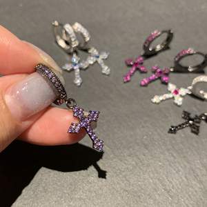 Pendientes de Plata de Ley S925 con Cruz de Diamantes, Unisex, Elegantes, de Alta Gama, con Clip, Personalizados, Modernos y Atractivos - Product Image 2