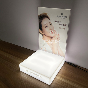 Espositore da banco per abiti in acrilico di lusso, illuminato e pieghevole, per superfici lucide con schermo - Product Image 3