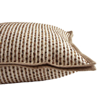 Coussin rouge clair lavable en machine, 100 % polyester, avec bordure artisanale superposée, pour usage domestique intérieur